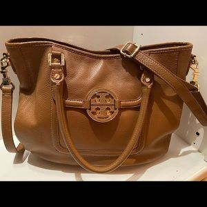 Tory Burch Amanda Hobo Bag